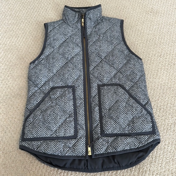 J. Crew Jackets & Blazers - J Crew Gray Herringbone Quilted Vest
